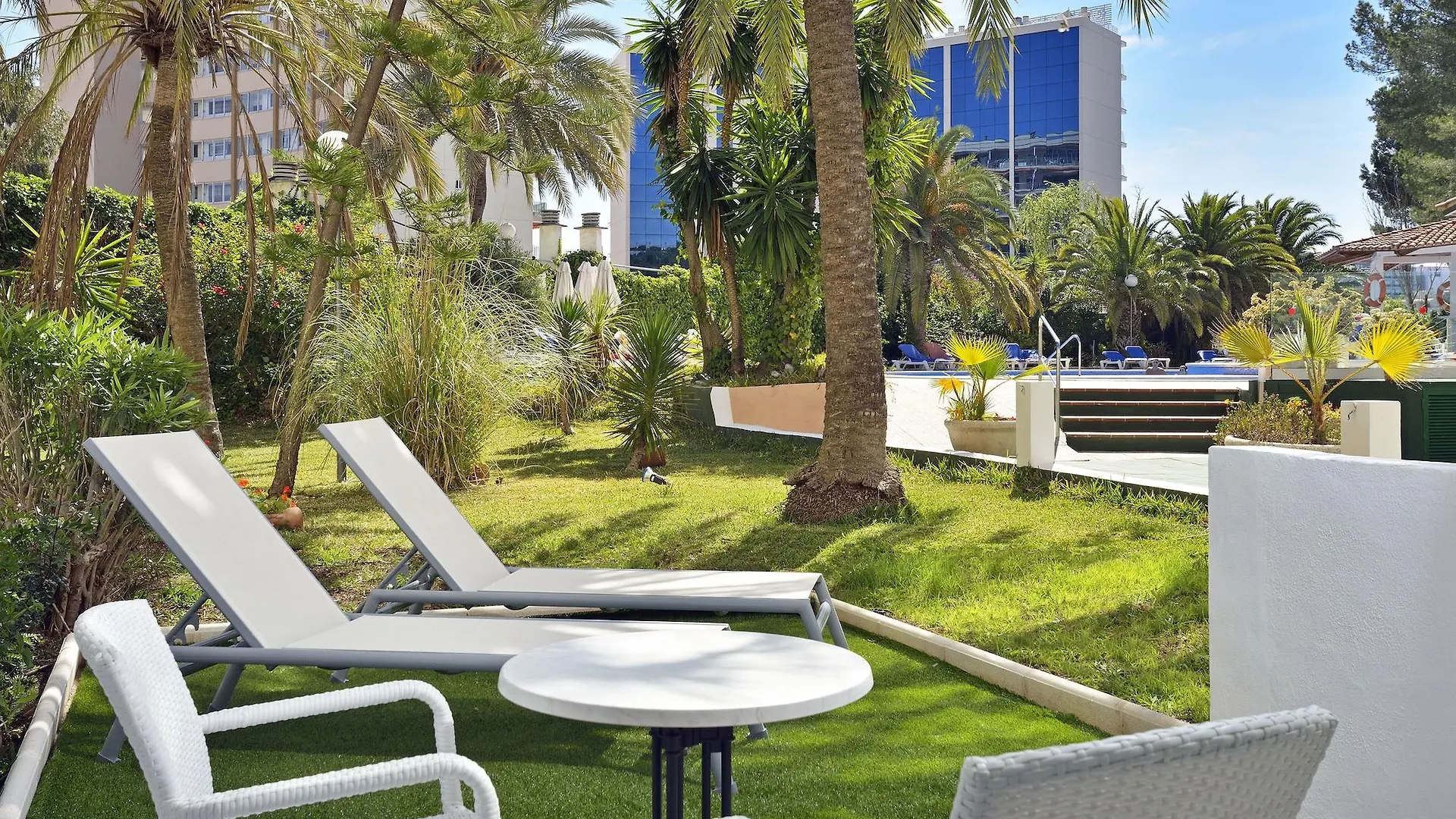 Апарт-отель Sol Lunamar Palmanova Apartamentos - Adults Only